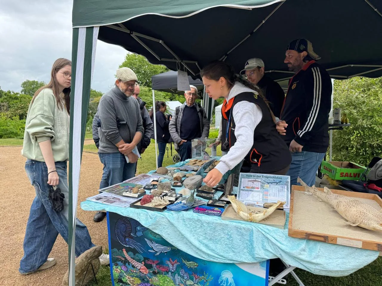 Bild 2: Der Stand war am Vormittag zwar schon gut besucht...